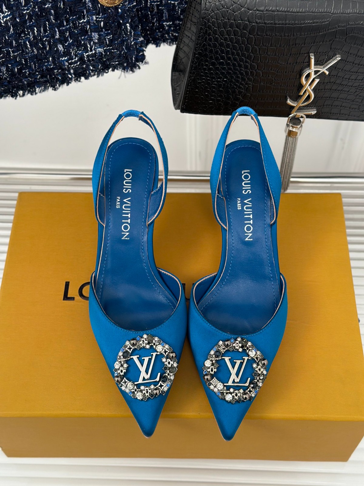 013 36123118 SIZE 35-42