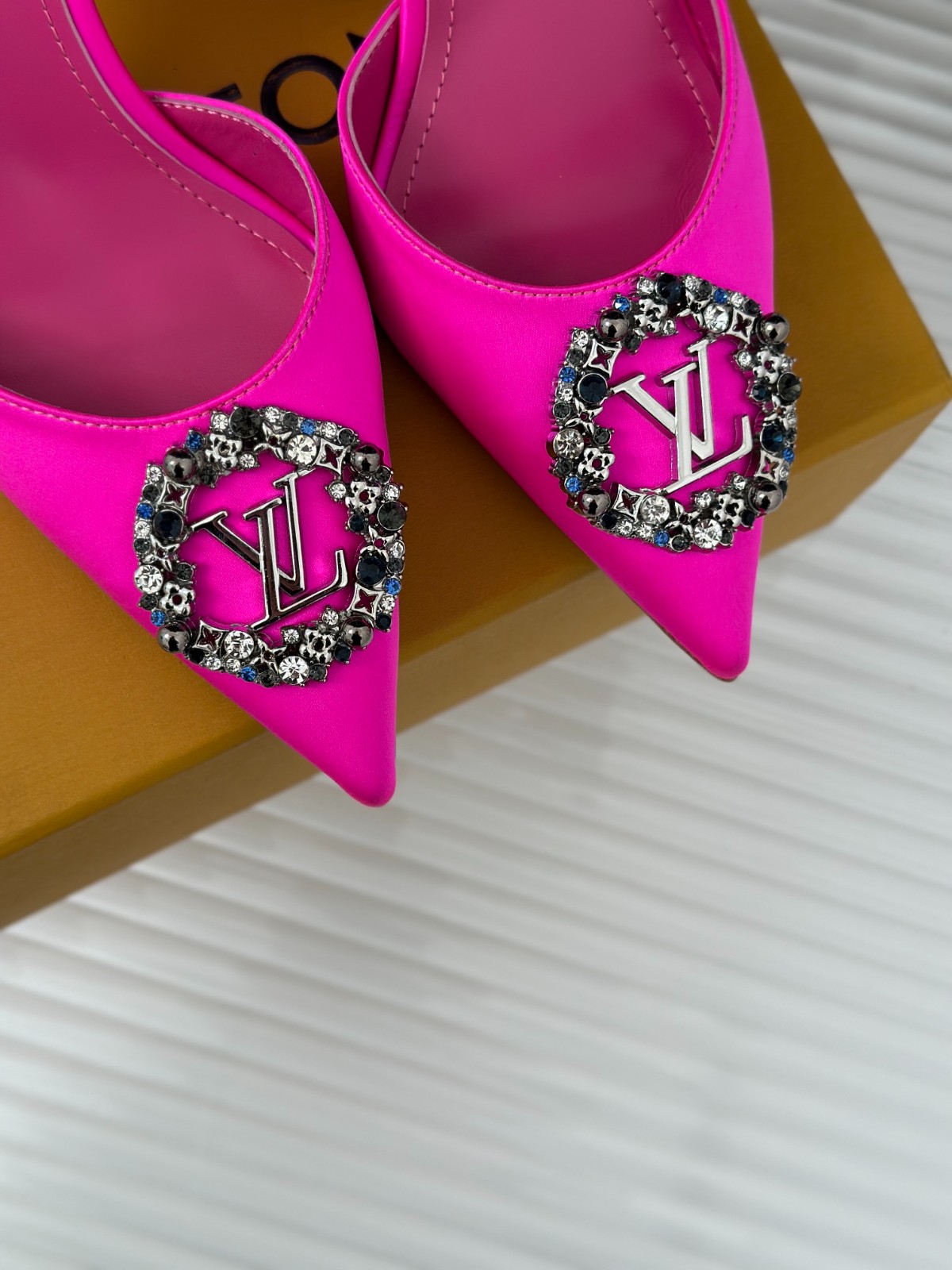 011 36123118 SIZE 35-42