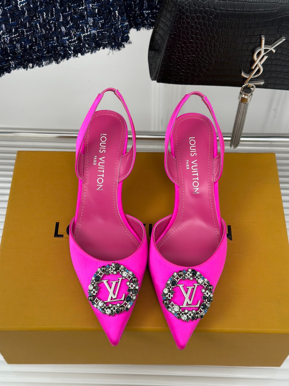 011 36123118 SIZE 35-42