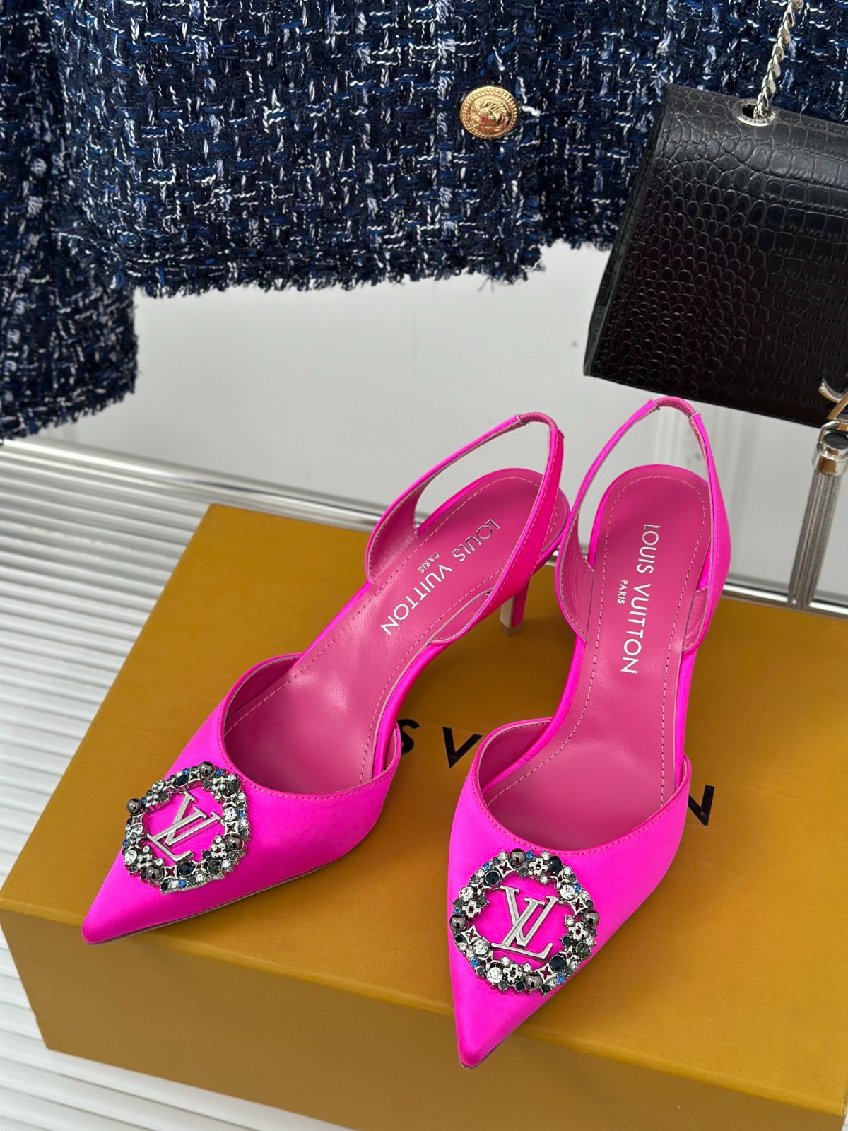 011 36123118 SIZE 35-42