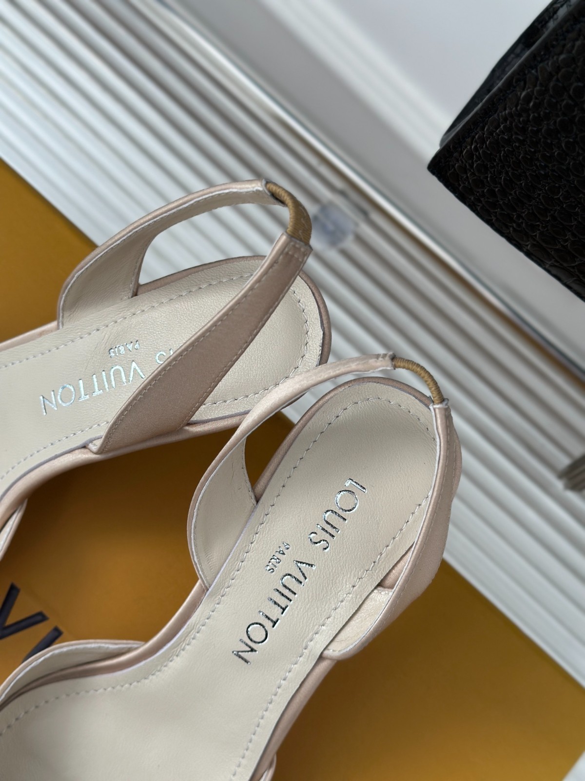 010 36123118 SIZE 35-42