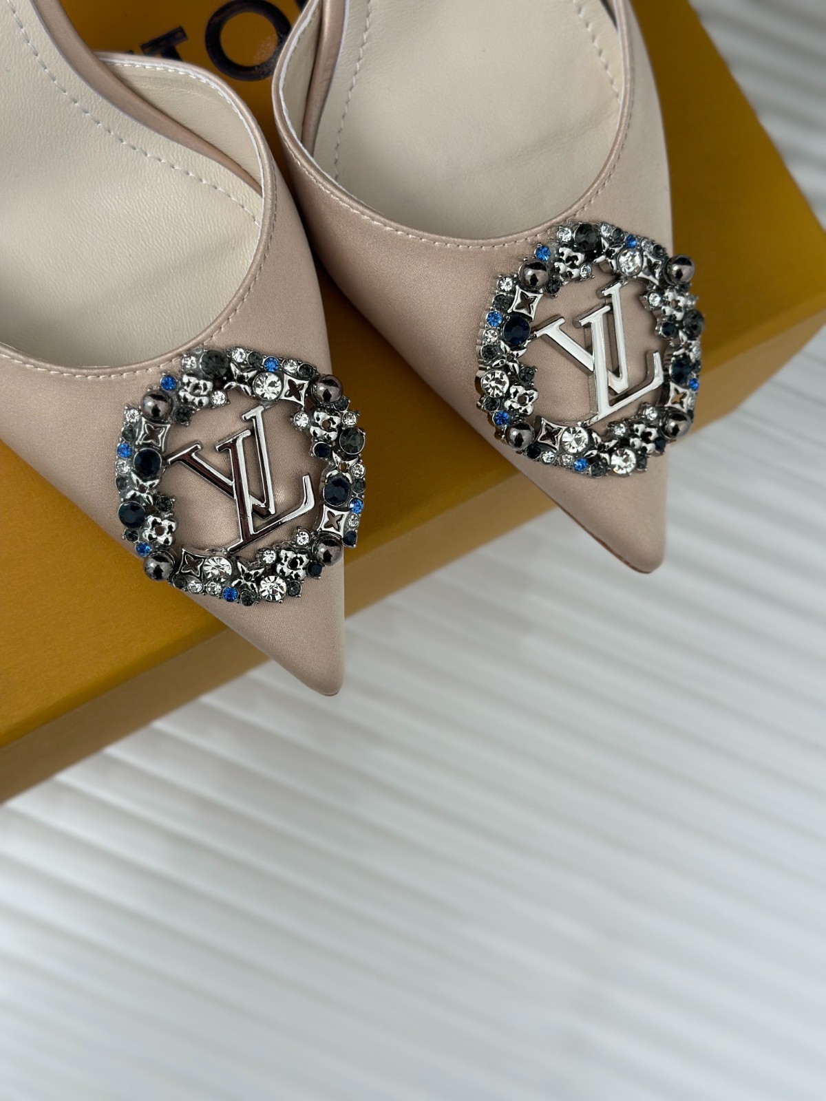 010 36123118 SIZE 35-42