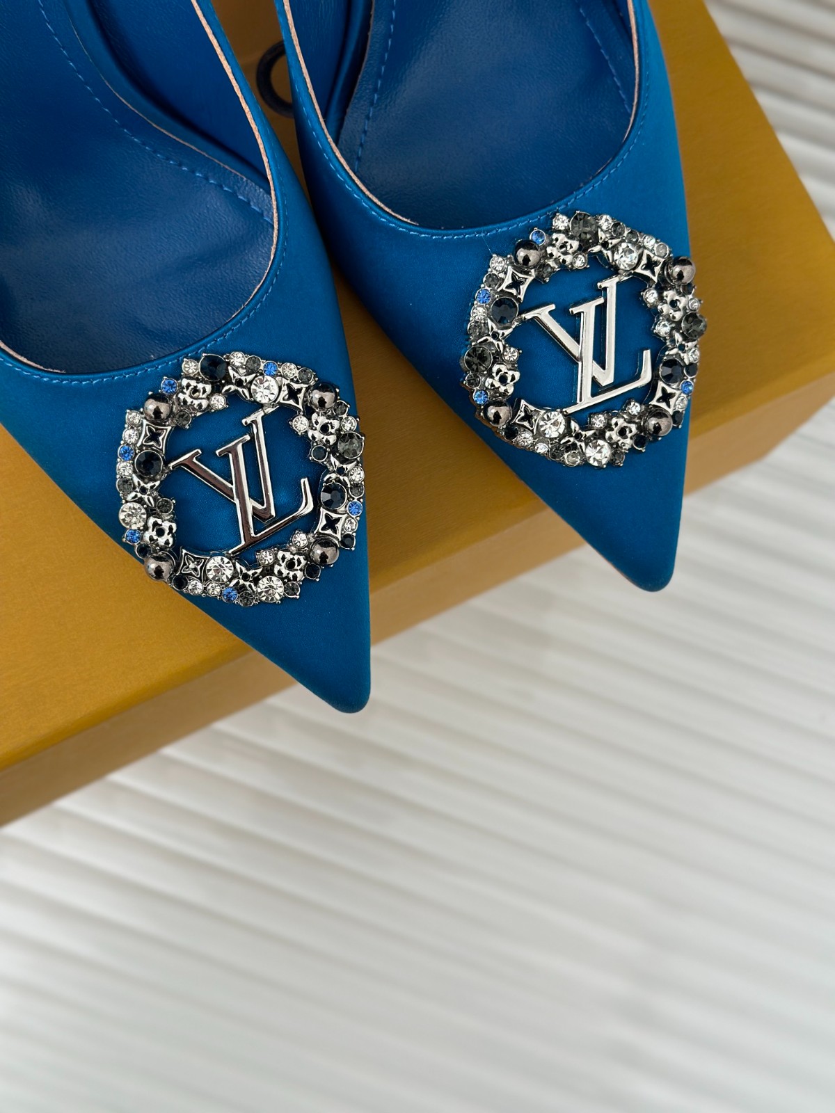 005 36123118 SIZE 35-42