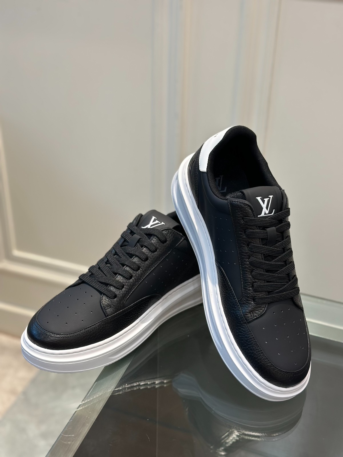 079 36123118  SIZE 38-45