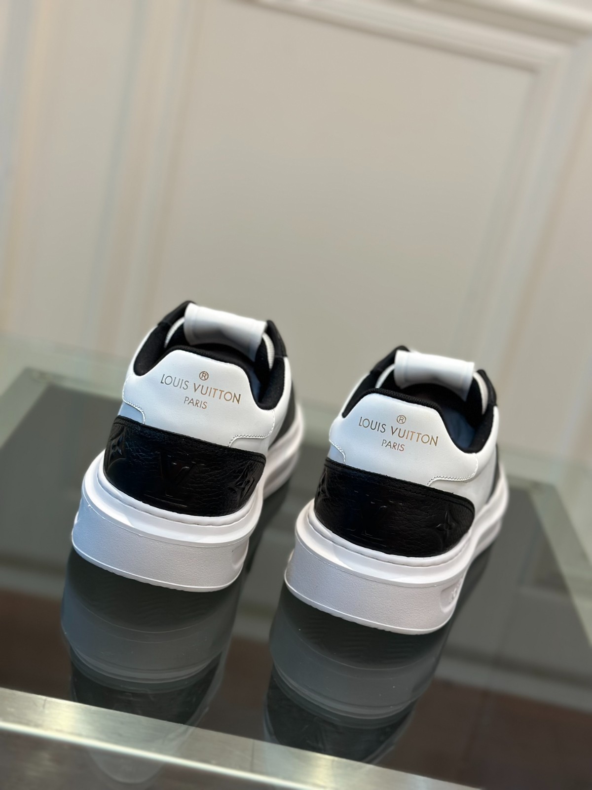 077 36123118  SIZE 38-45