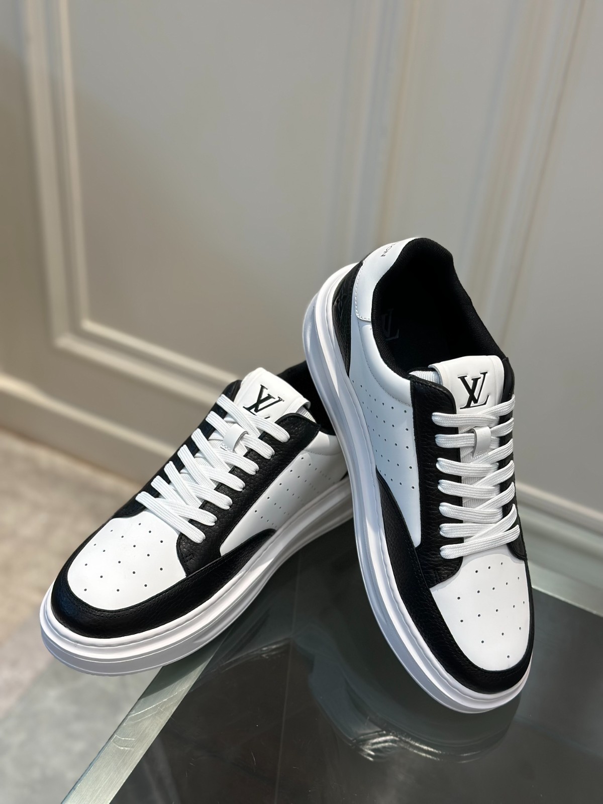 077 36123118  SIZE 38-45