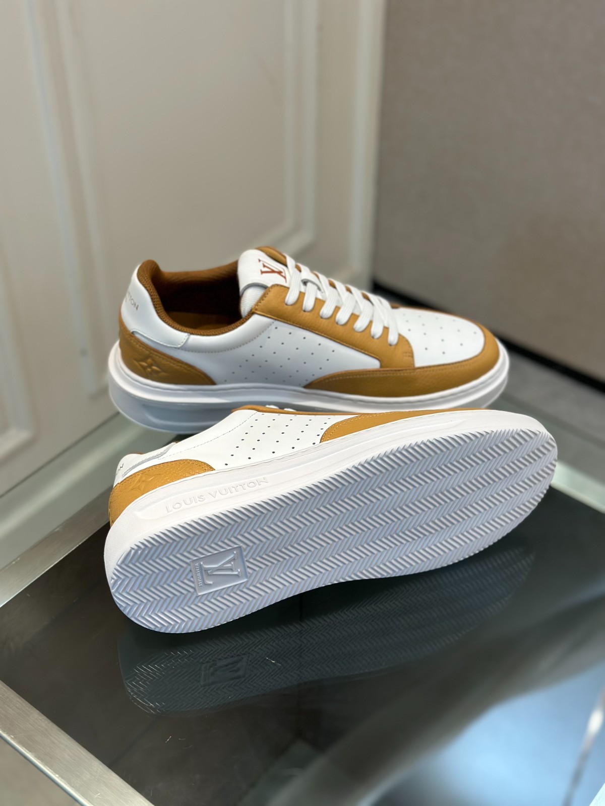 076 36123118  SIZE 38-45
