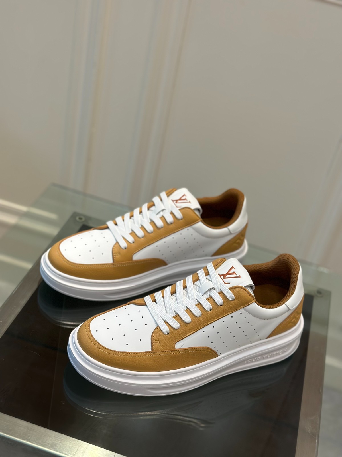 076 36123118  SIZE 38-45