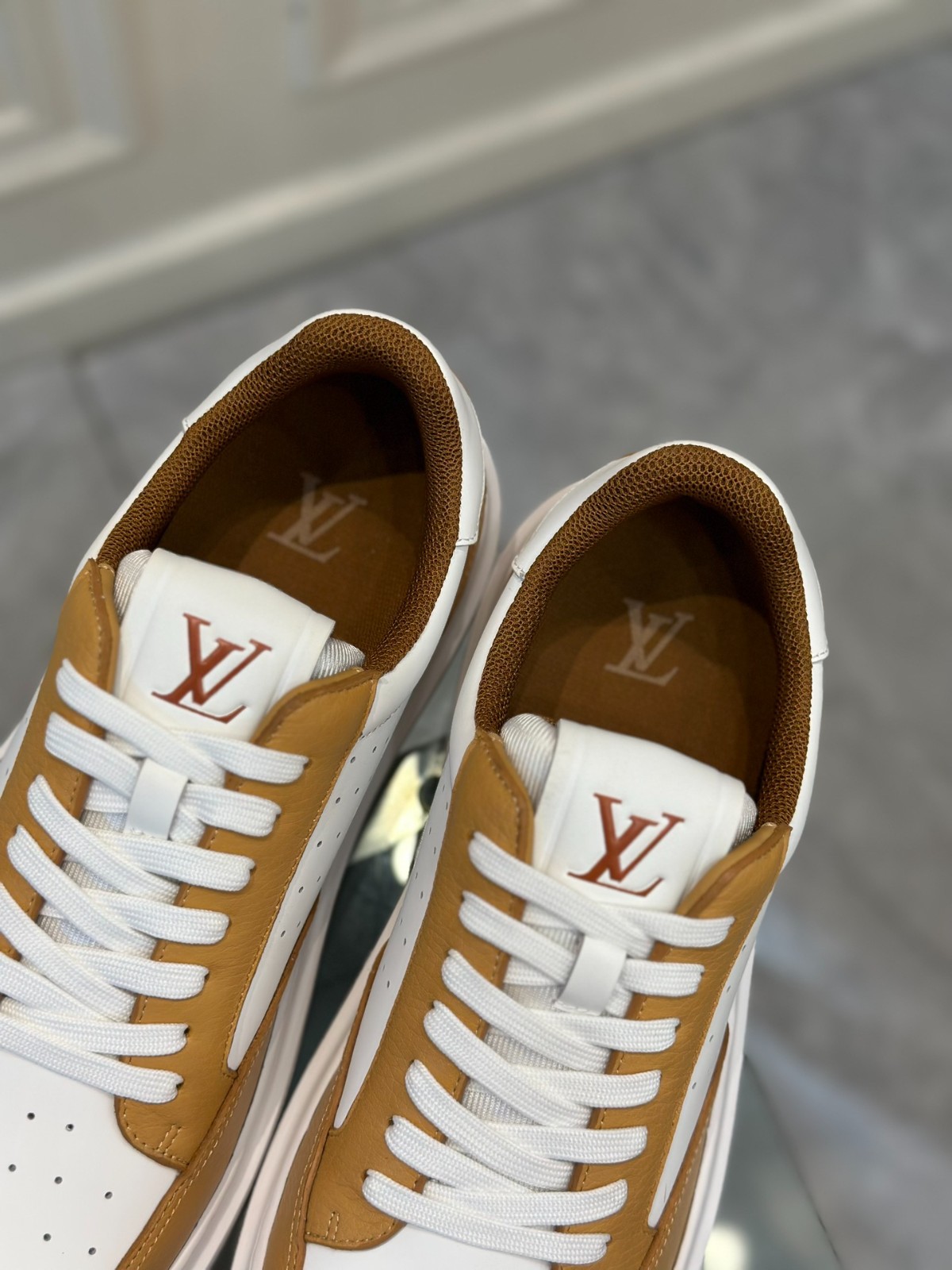 076 36123118  SIZE 38-45