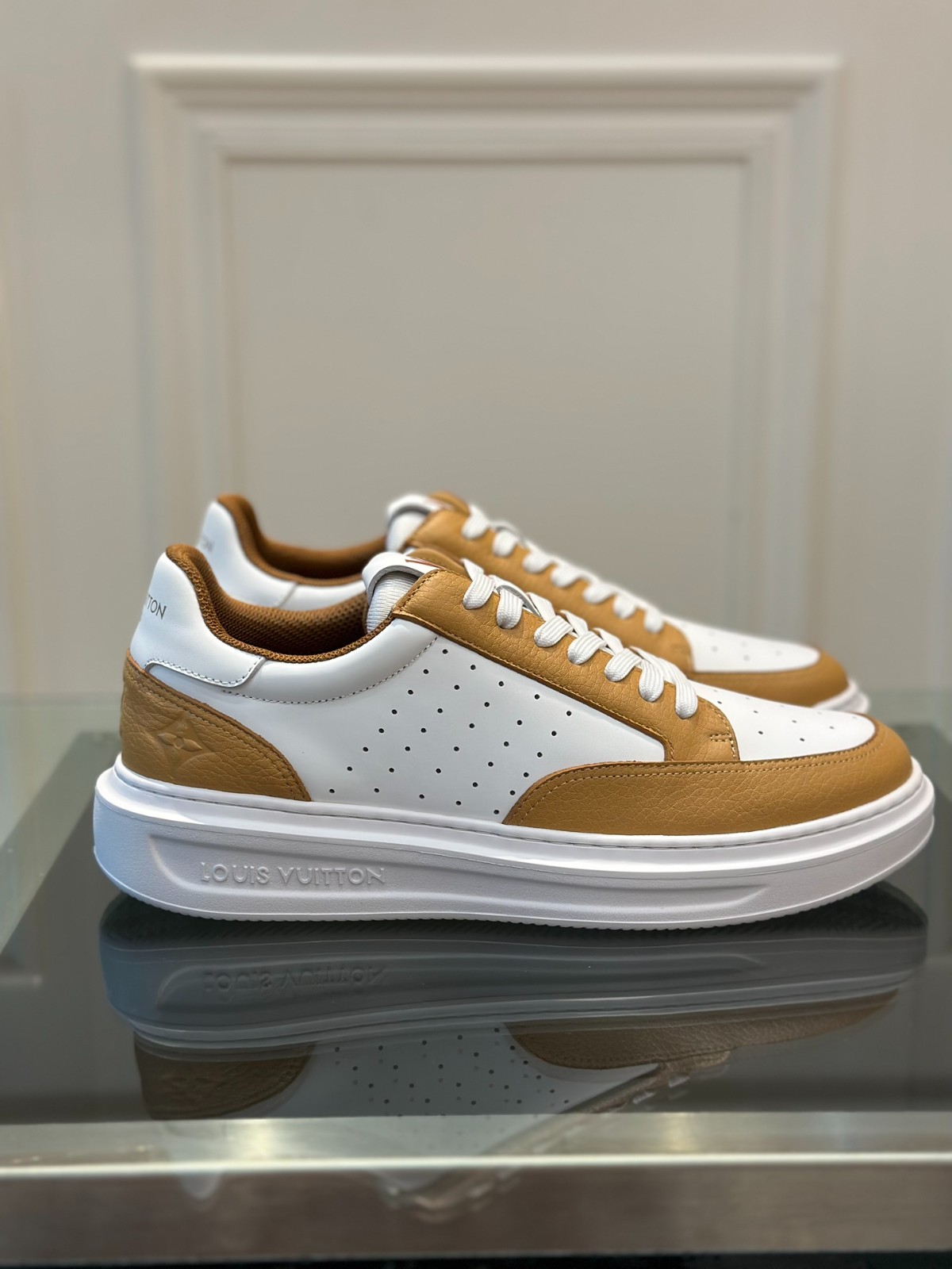 076 36123118  SIZE 38-45