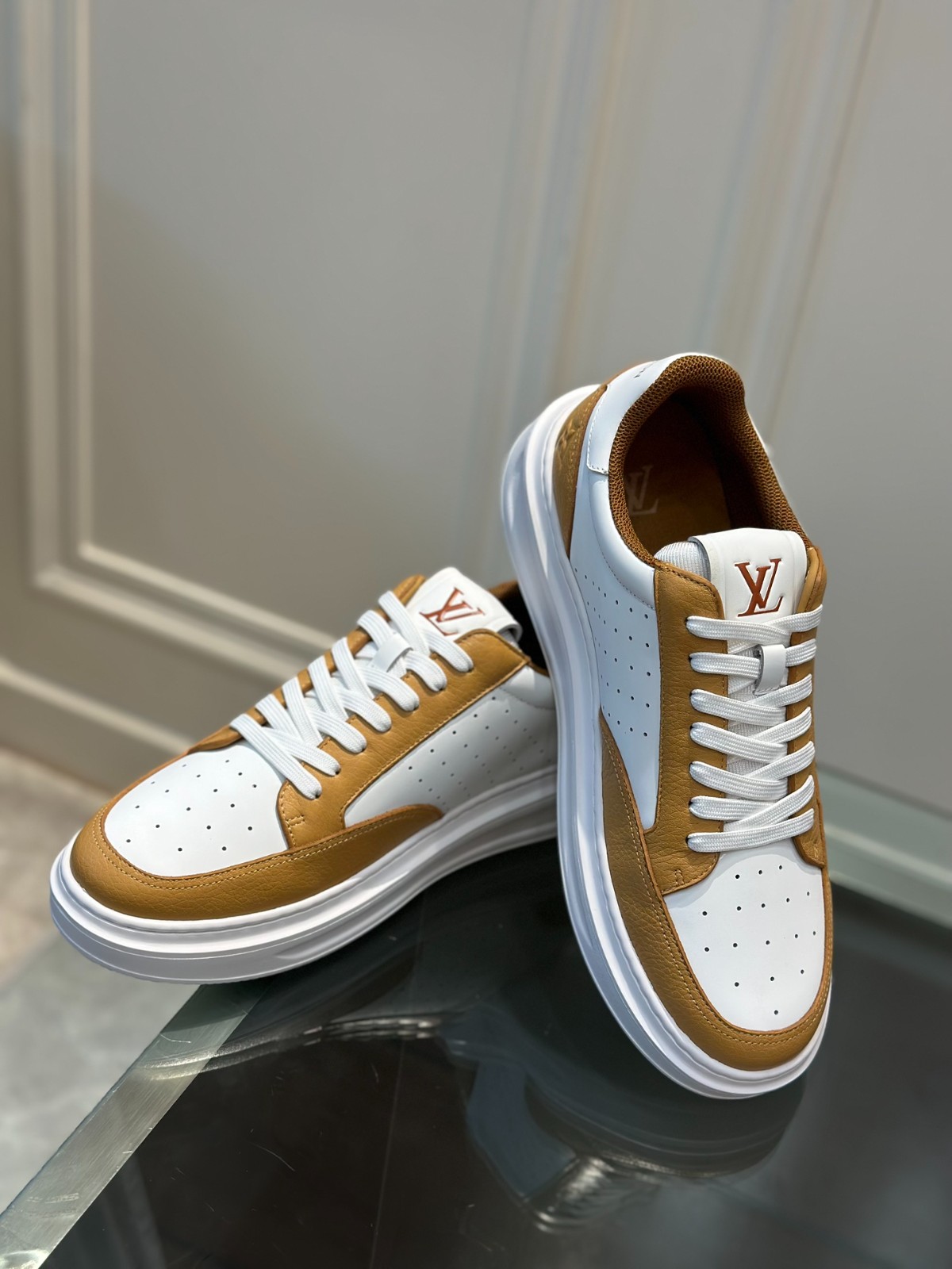076 36123118  SIZE 38-45