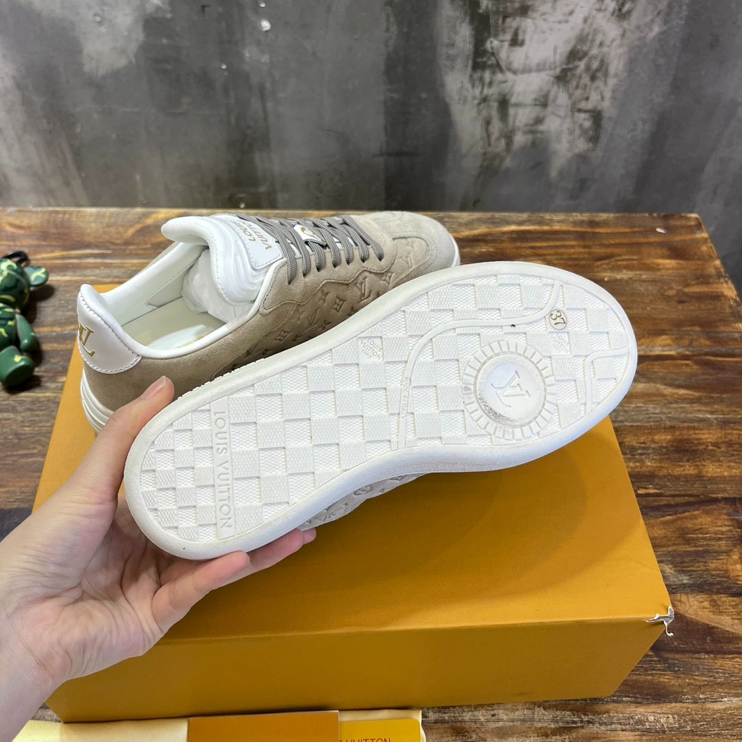 039 38123123 SIZE 35-42