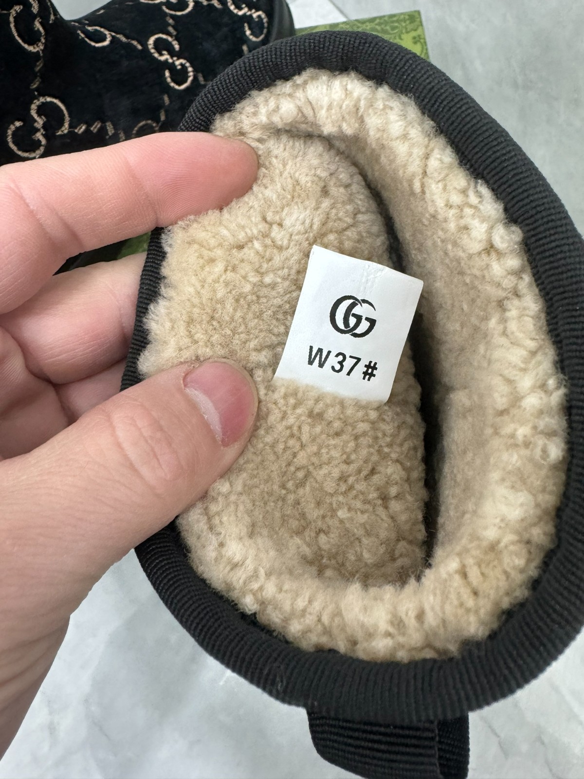 09 32123109 SIZE 35-42