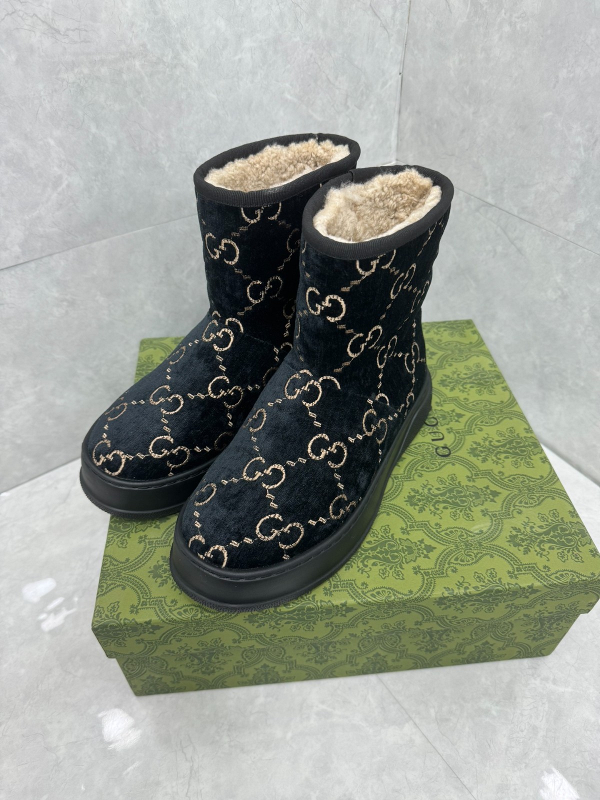 09 32123109 SIZE 35-42