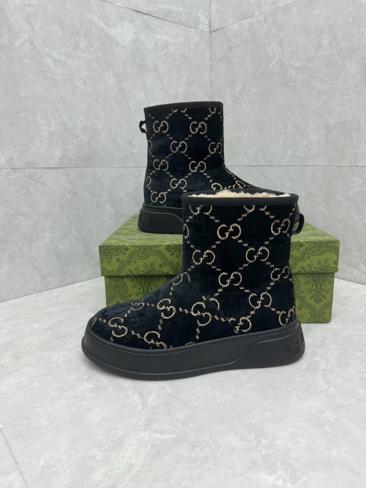 09 32123109 SIZE 35-42