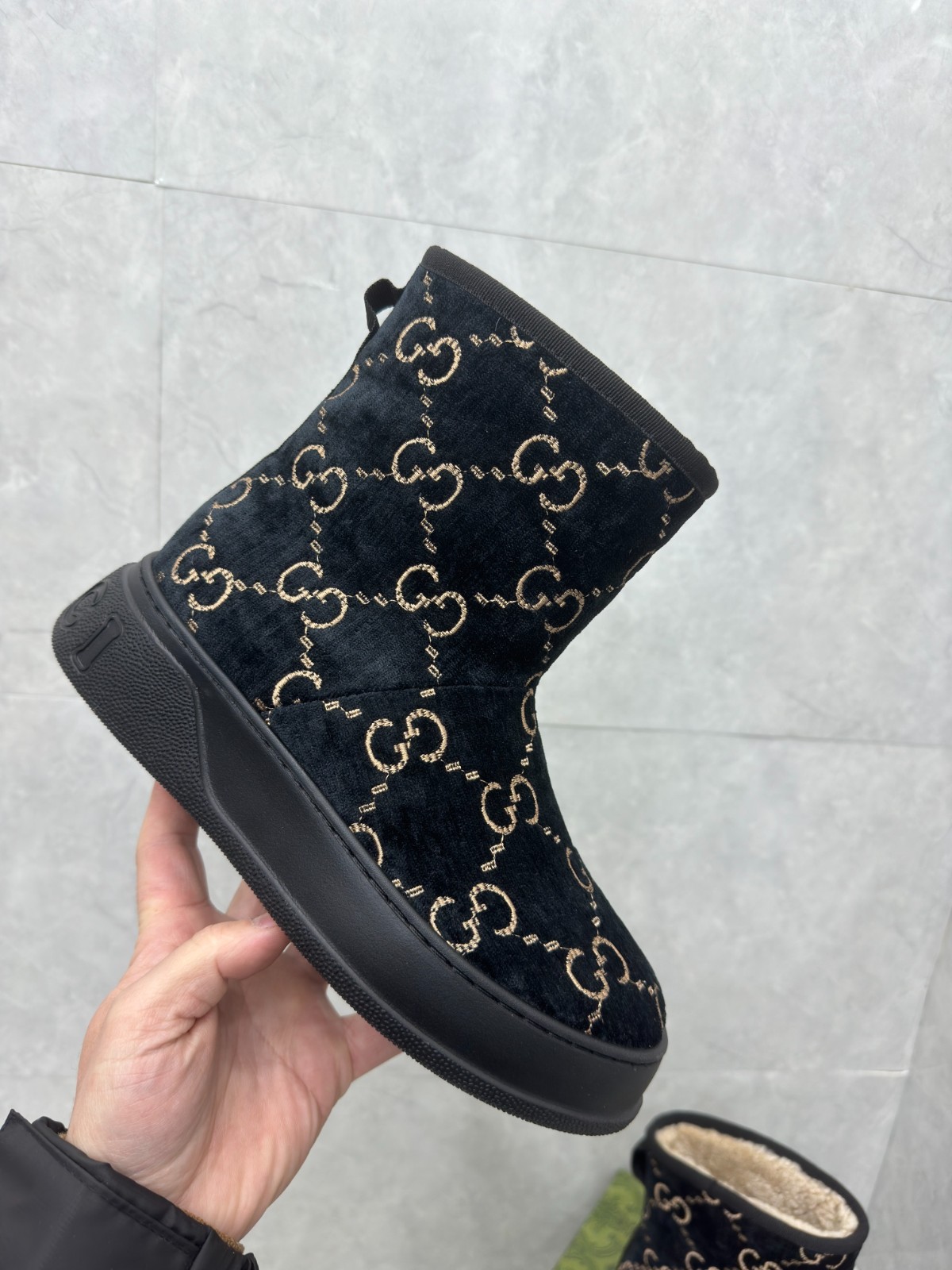 09 32123109 SIZE 35-42