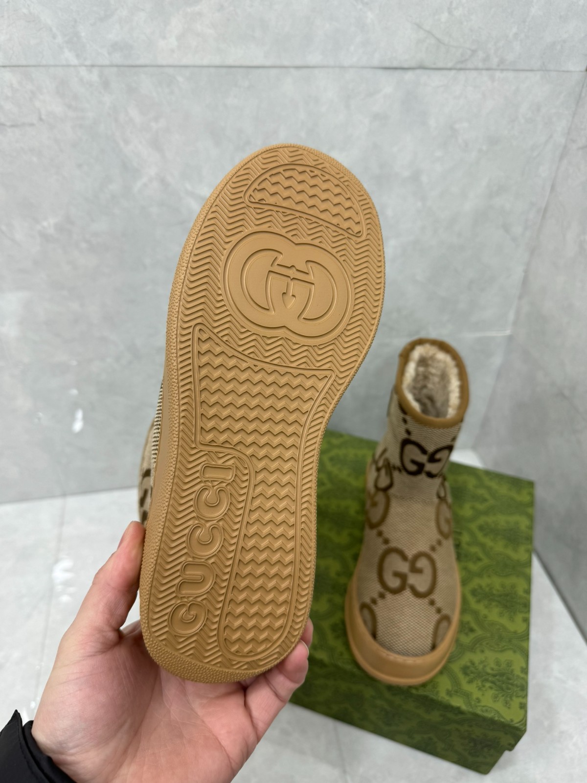 08 32123109 SIZE 35-42