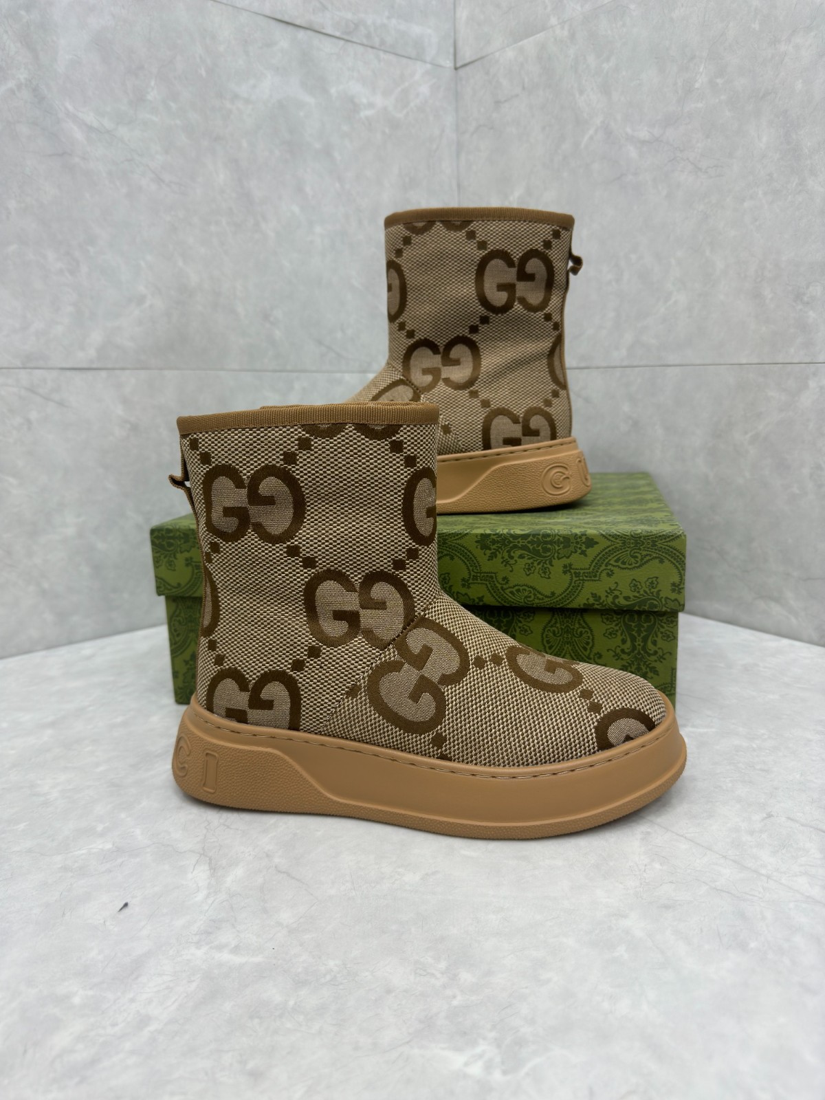 08 32123109 SIZE 35-42