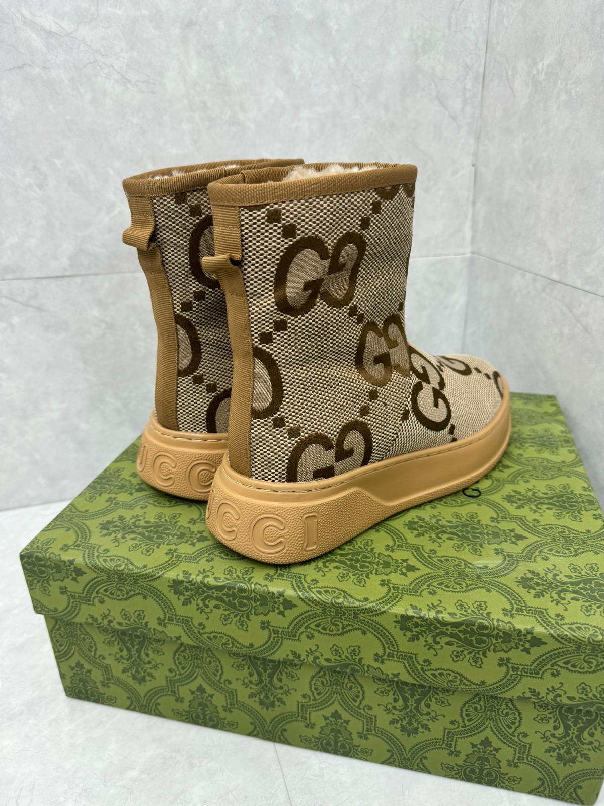 08 32123109 SIZE 35-42