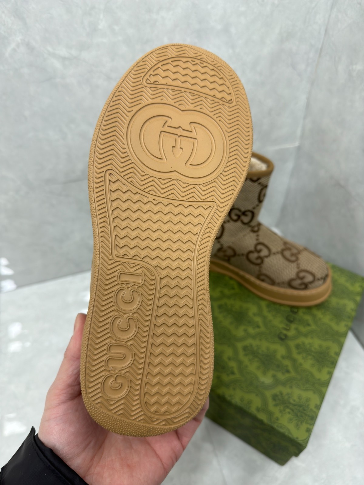06 32123109 SIZE 35-42
