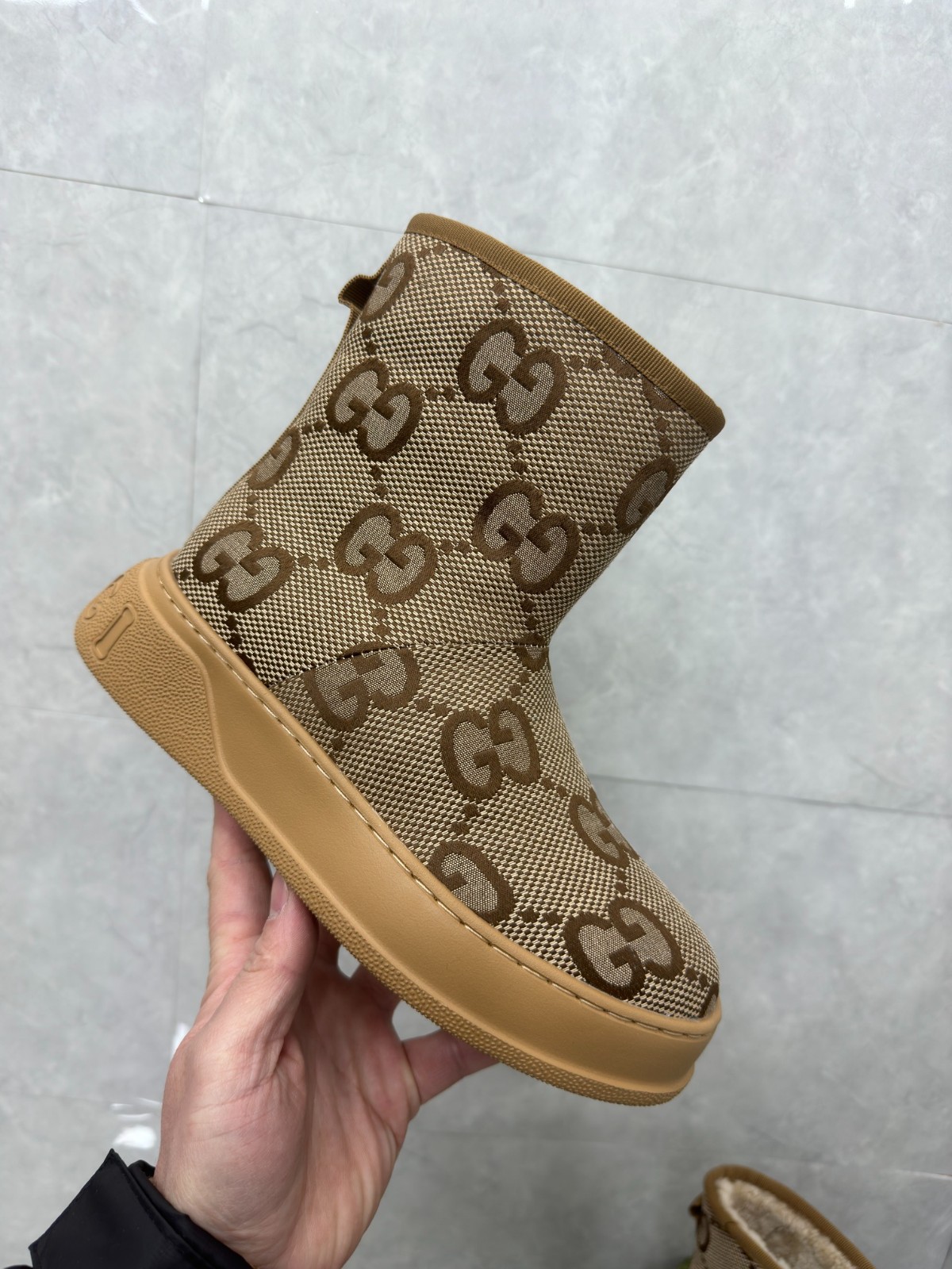 06 32123109 SIZE 35-42