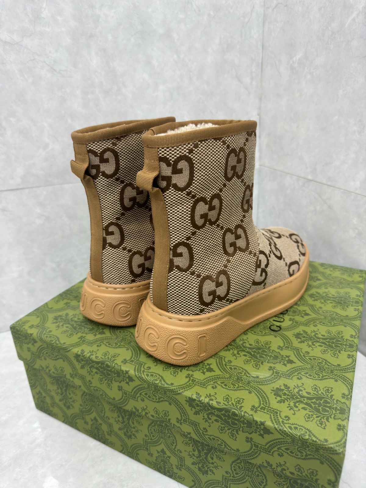 06 32123109 SIZE 35-42