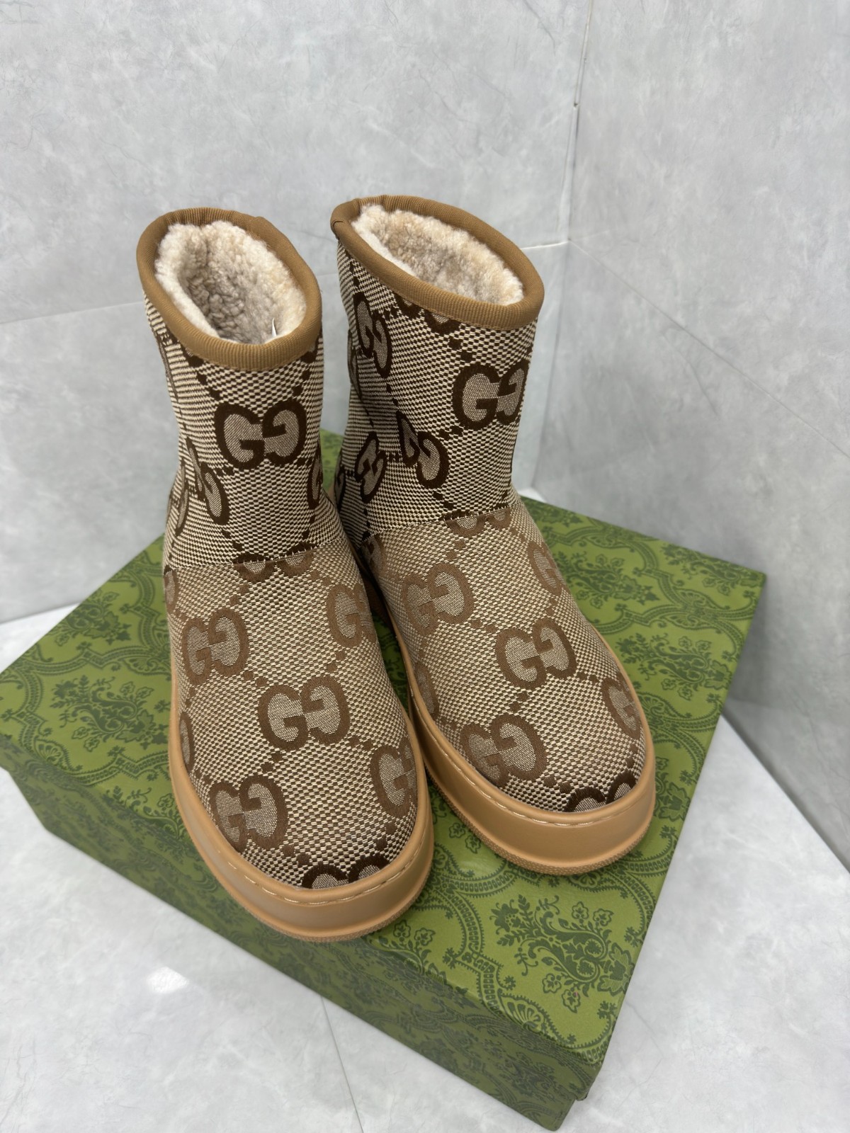 06 32123109 SIZE 35-42