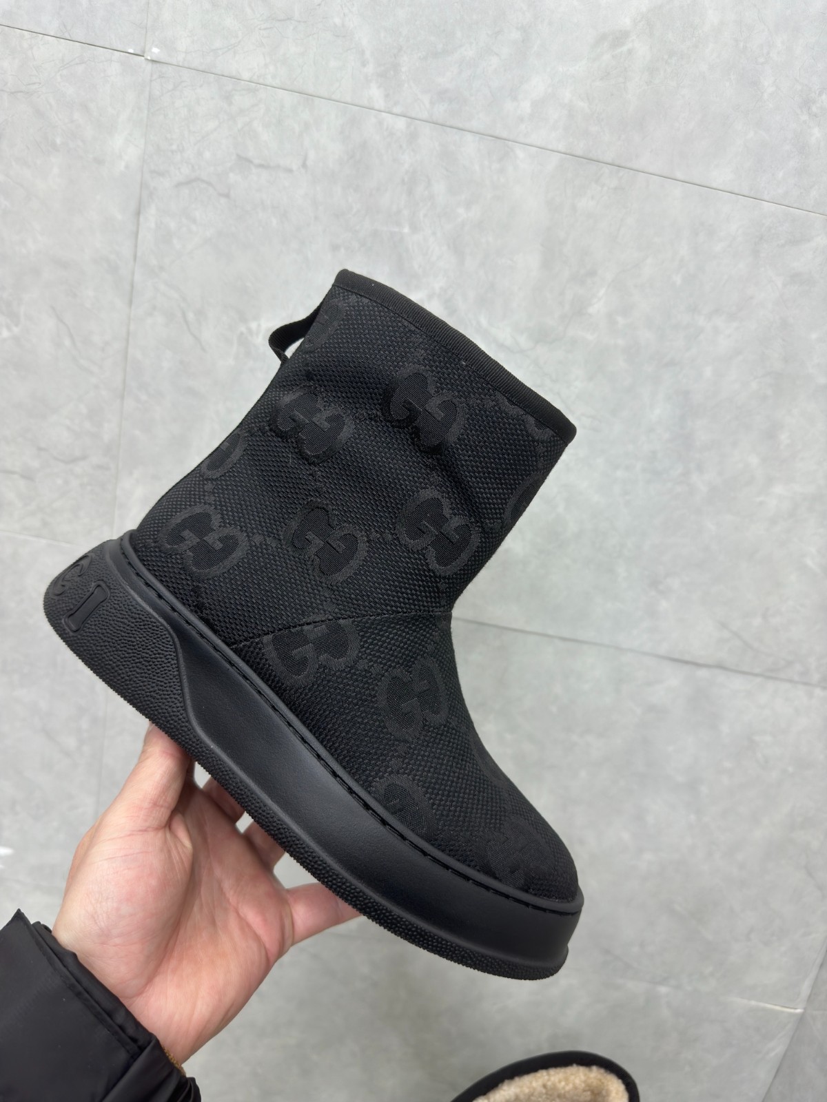 05 32123109 SIZE 35-42