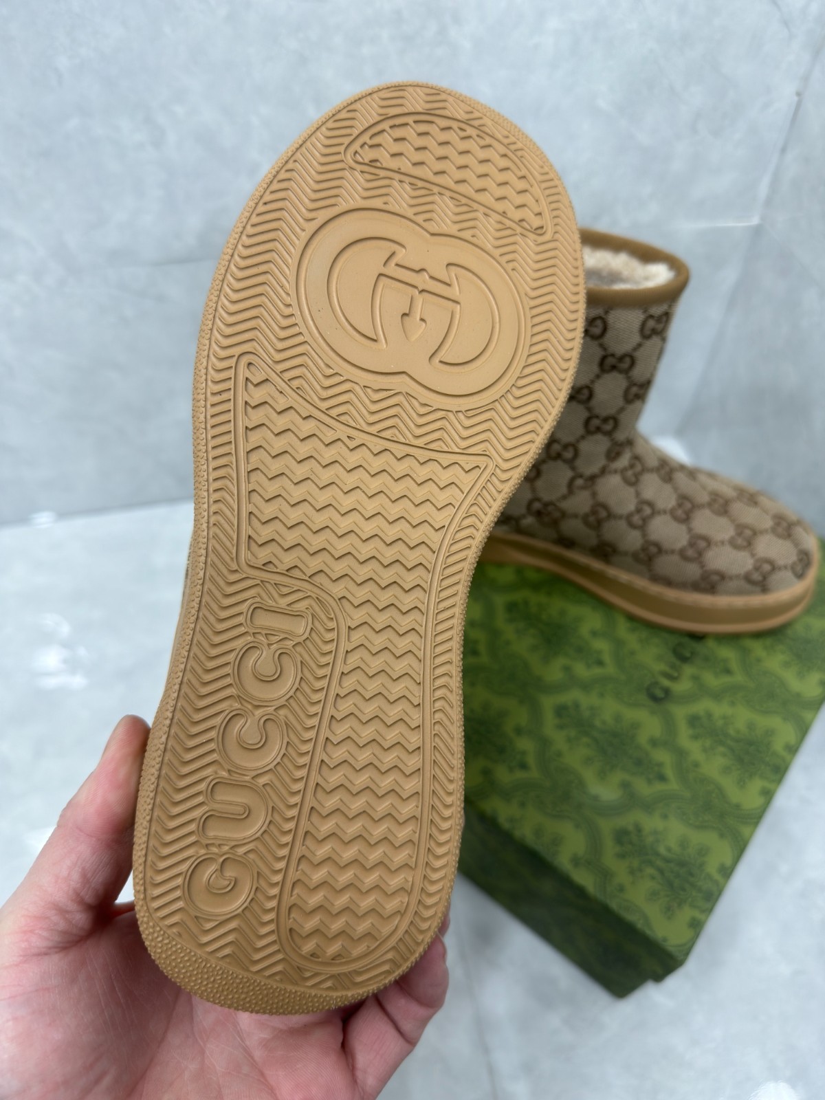 04 32123109 SIZE 35-42