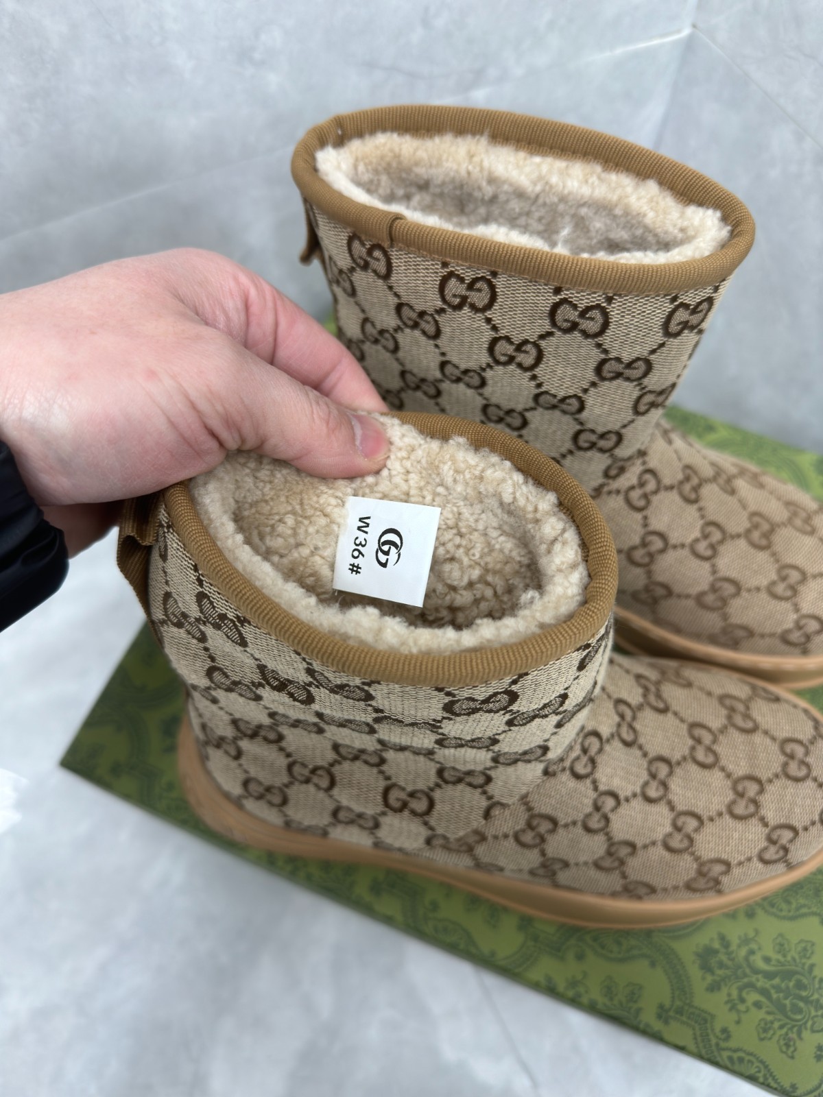 04 32123109 SIZE 35-42