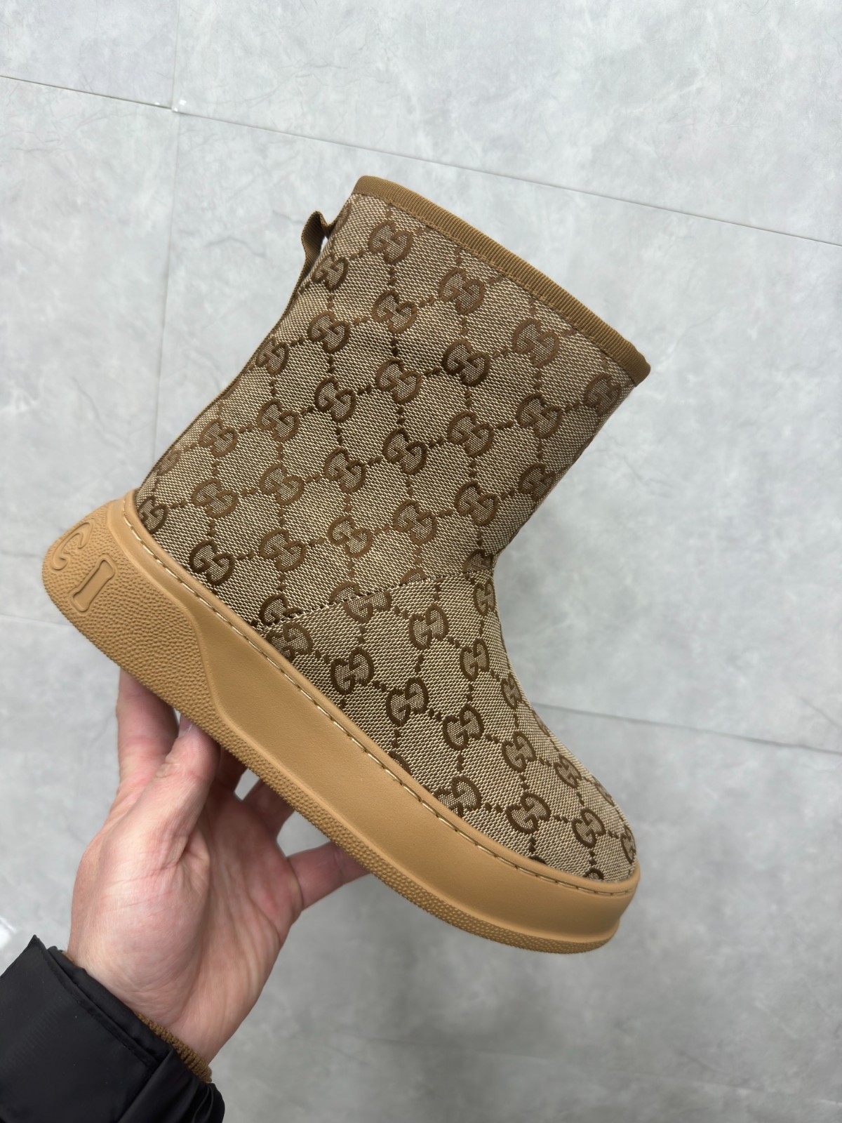 04 32123109 SIZE 35-42