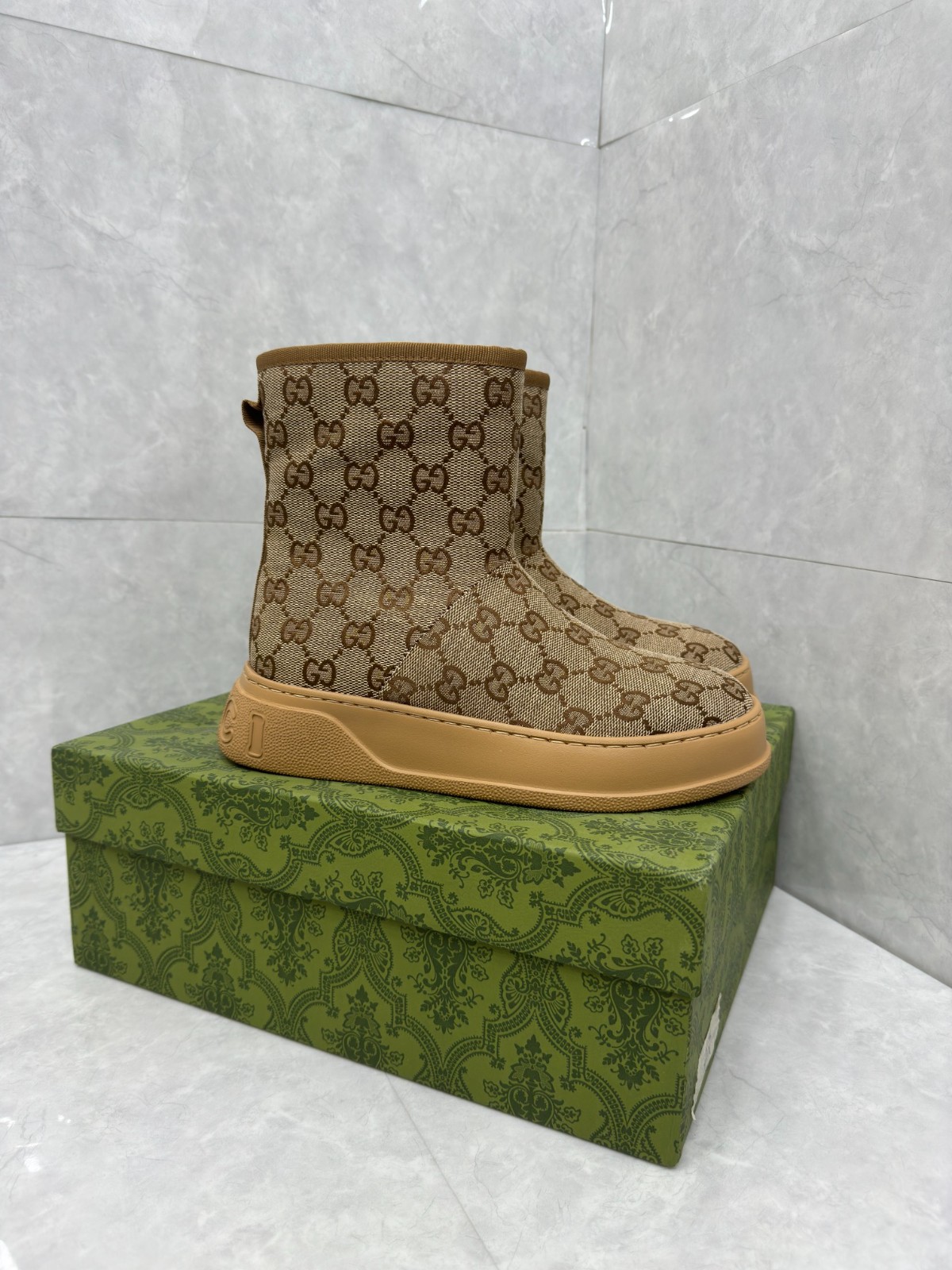 04 32123109 SIZE 35-42