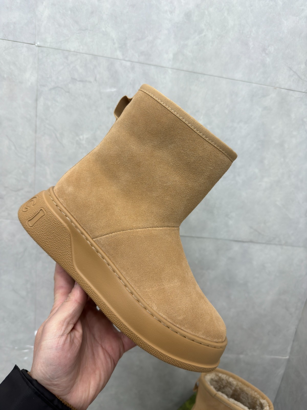 02 32123109 SIZE 35-42