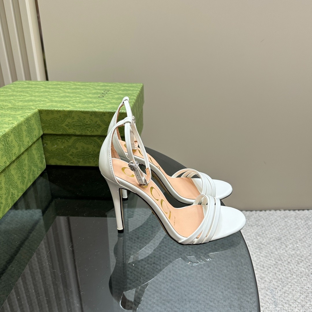 117 36123118 SIZE 35-41