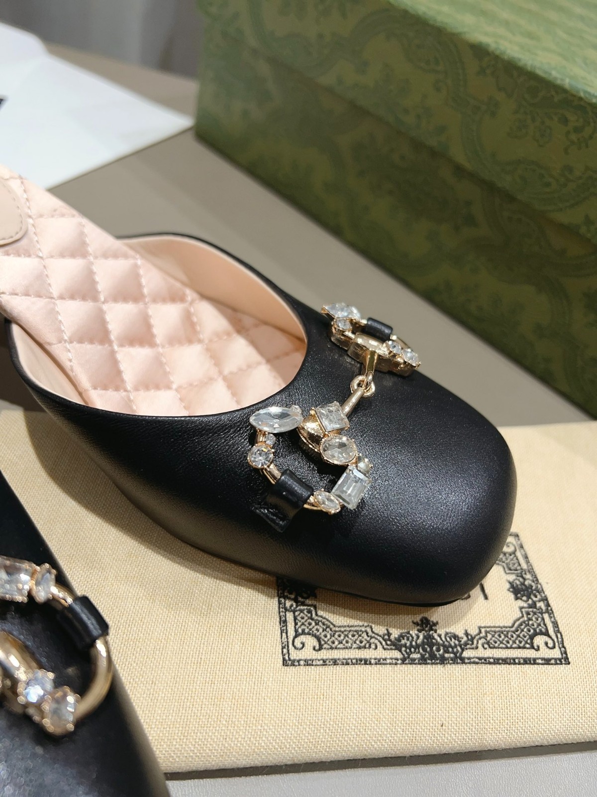 038 33123111 SIZE 35-41