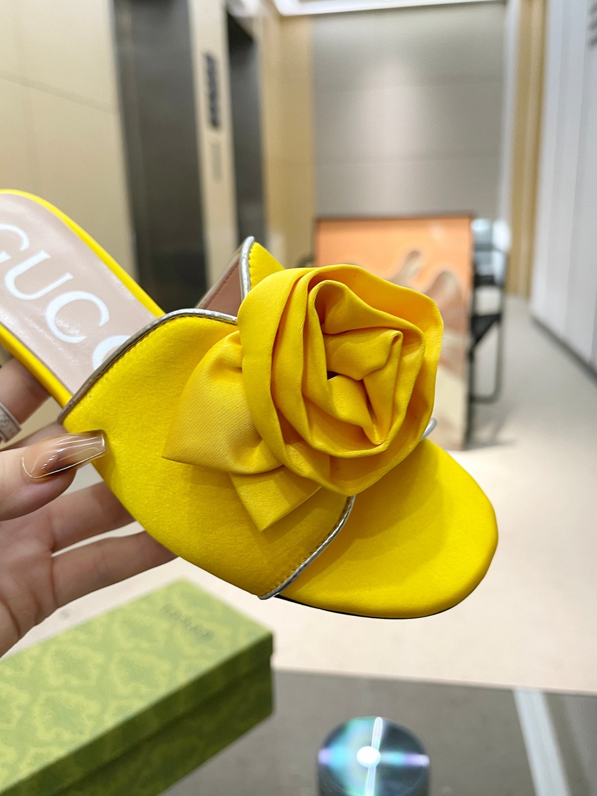 002 24123090 SIZE 35-42