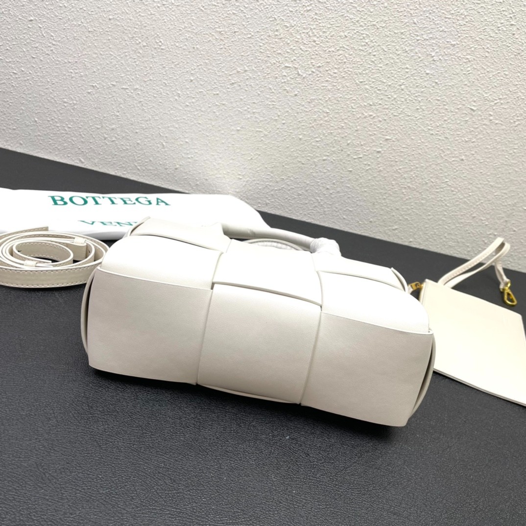 110 073#212-BV-bags-2023SS