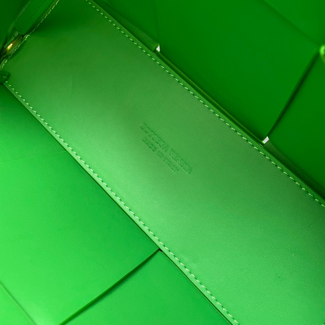 075 038#212-BV-bags-2023SS