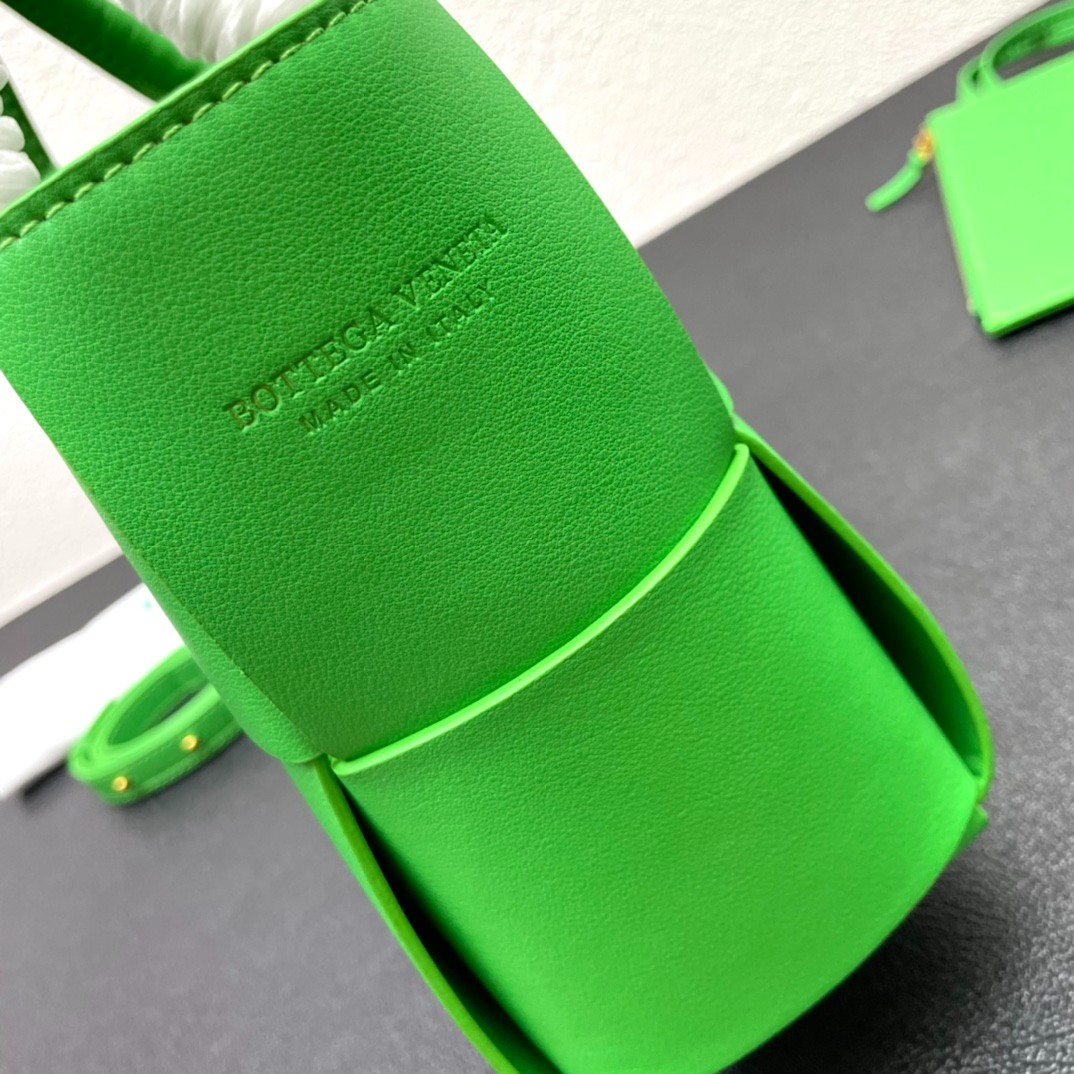 075 038#212-BV-bags-2023SS