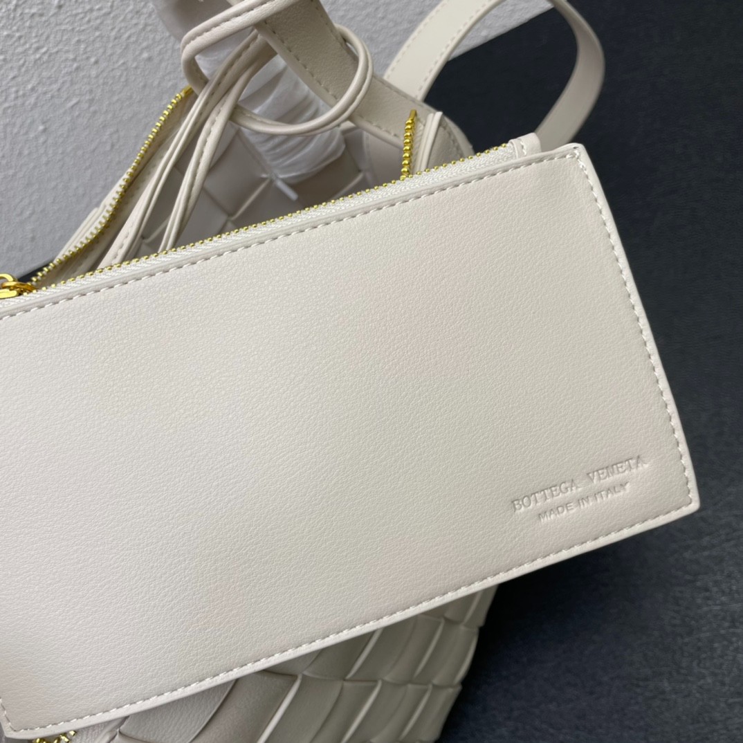 047 010#212-BV-bags-2023SS