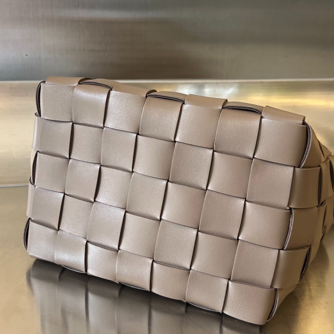 019 128123331 （22x16x13cm）