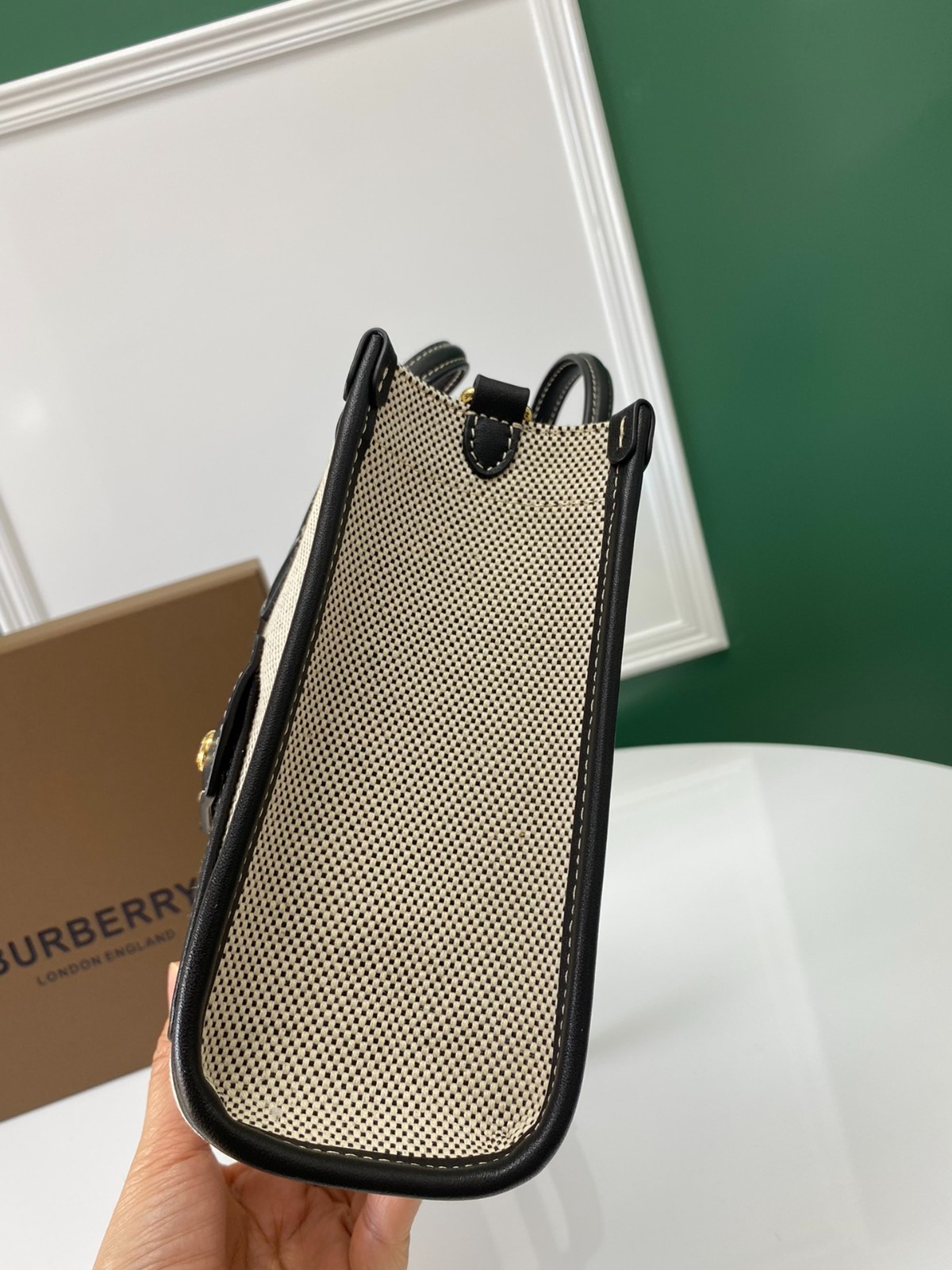 099 58123169 （23 x 8 x 19 cm）