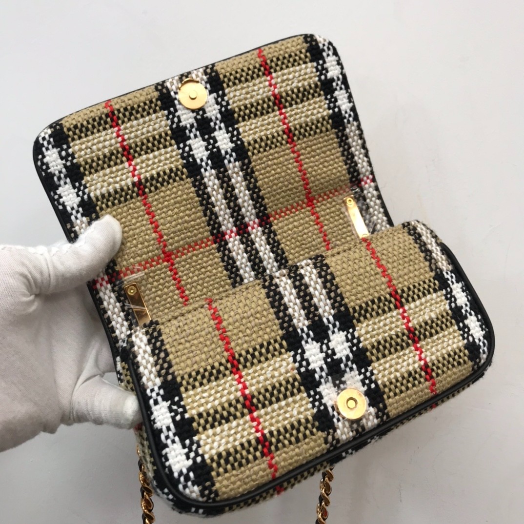 016 48123146 (17 x 3.5 x 10cm)