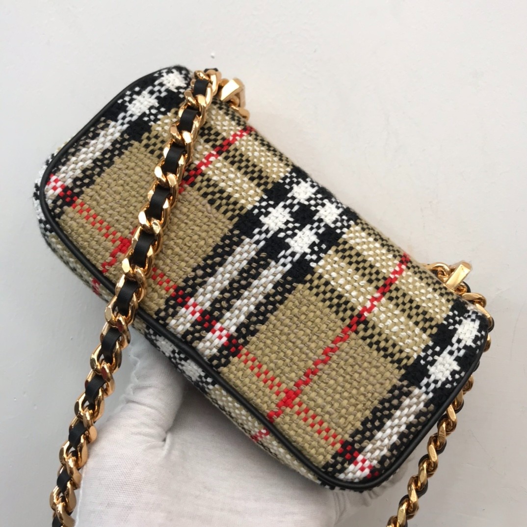 016 48123146 (17 x 3.5 x 10cm)