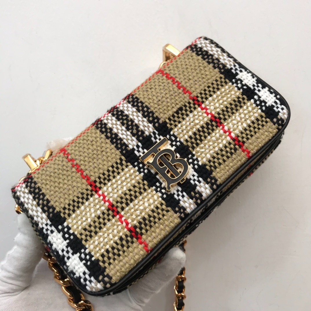 016 48123146 (17 x 3.5 x 10cm)