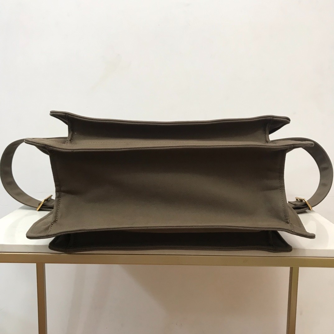 013 （40 x 14 x 40cm）