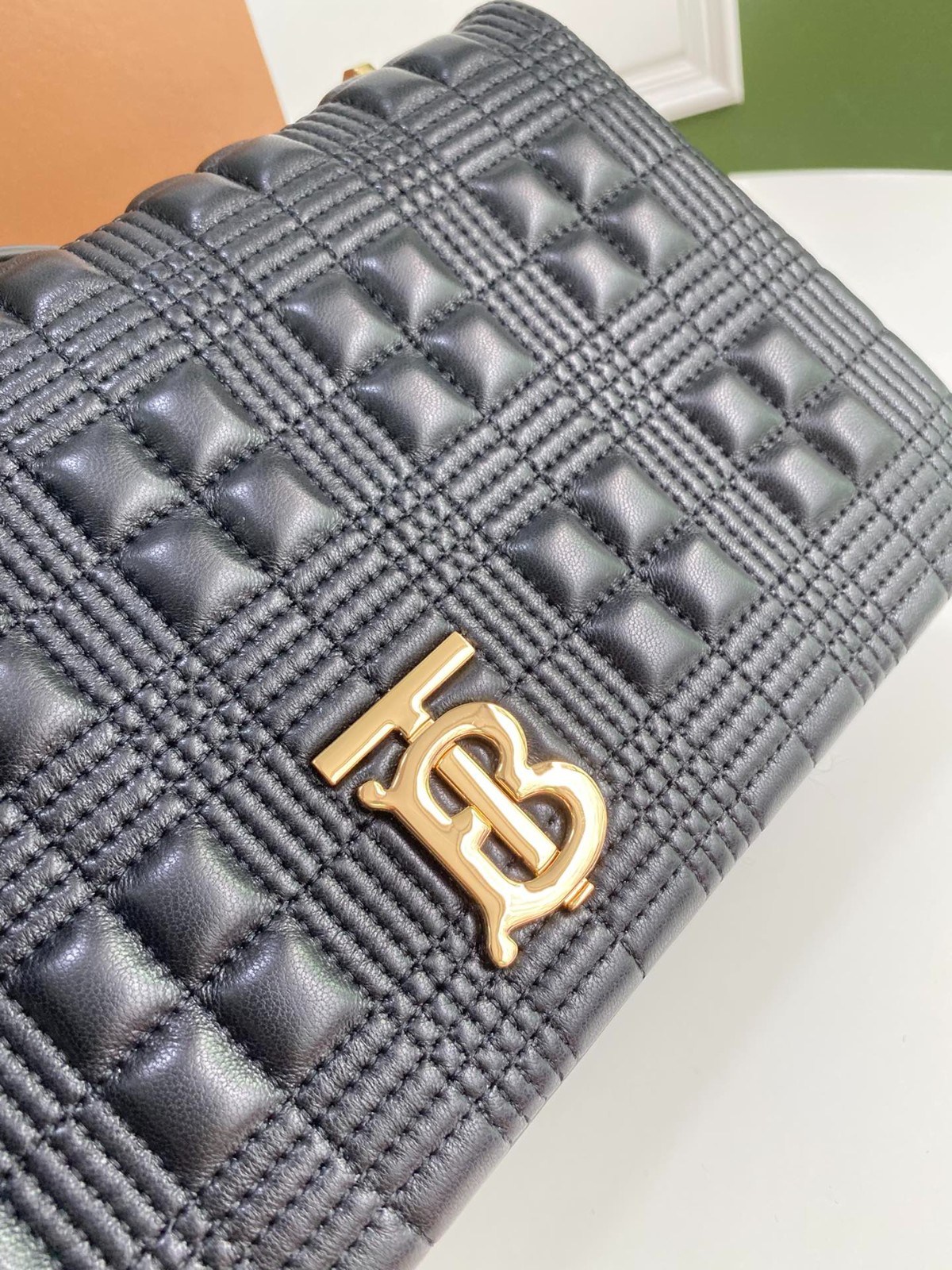 089 76123210 （28 x 6.5 x 17cm）