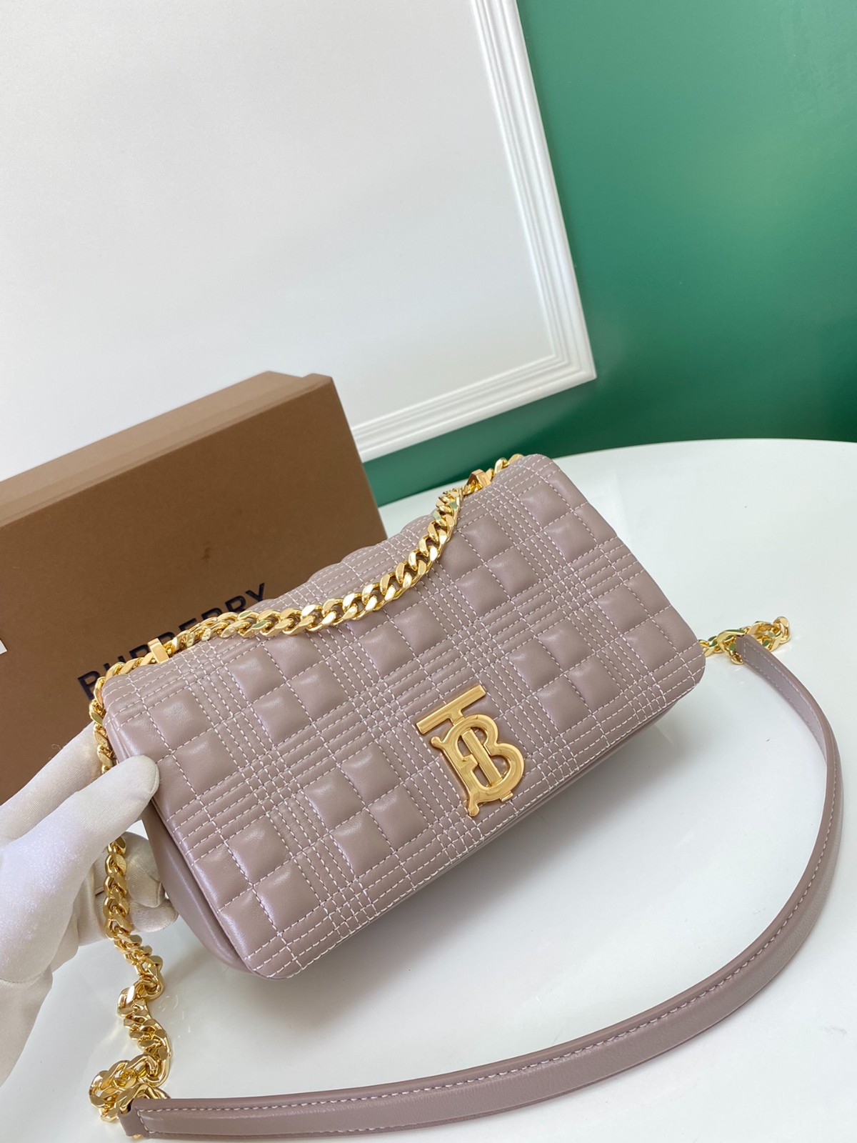 085 68123192 （23 x 6 x 13cm）