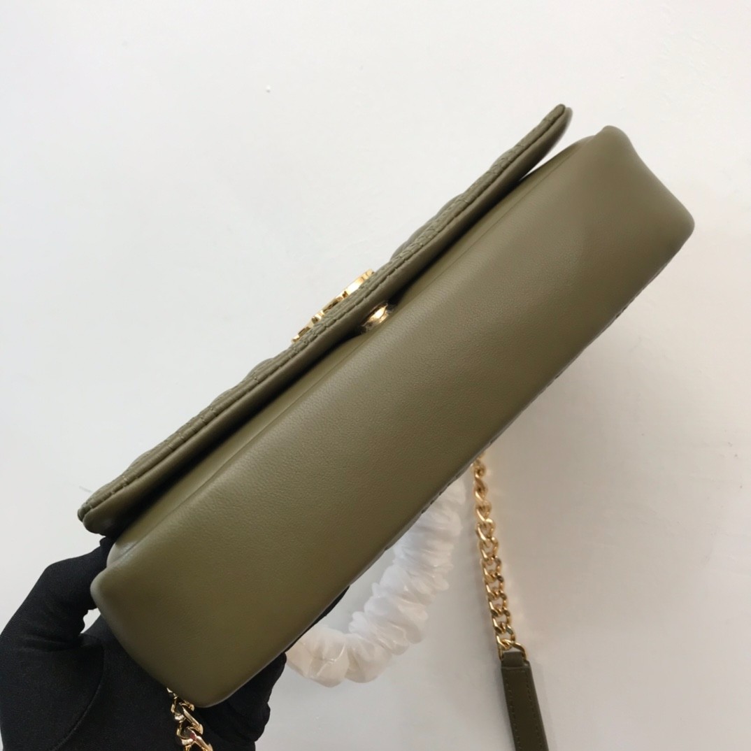 079 67123190（23 x 13 x 6cm）