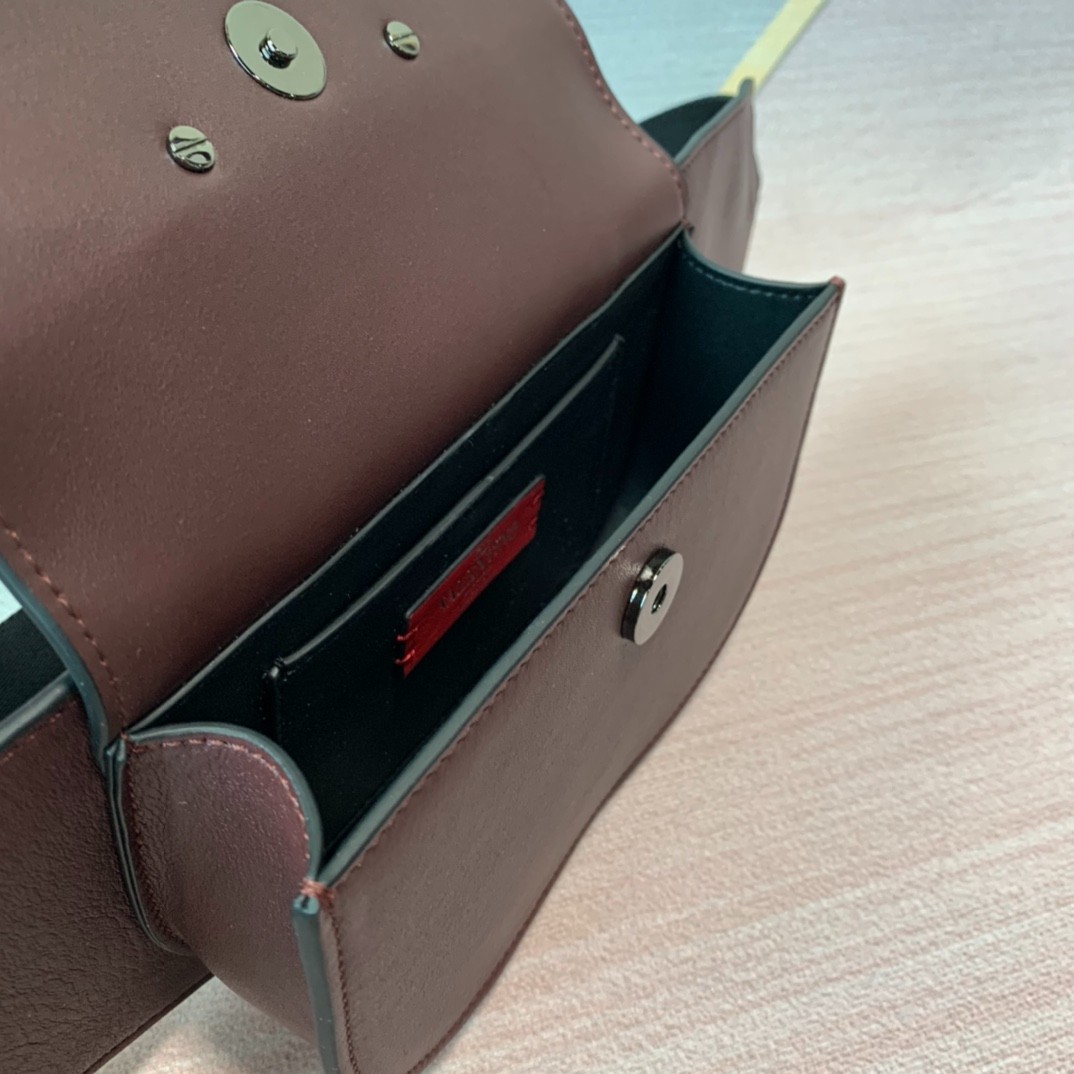 281 52123155 （18×8×15cm）